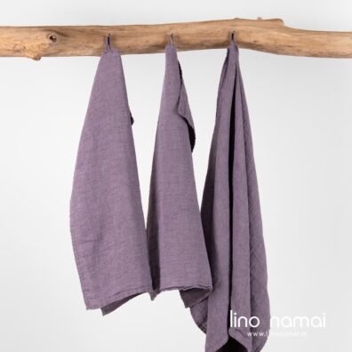Lininis violetinis rankšluostis voniai, pirčiai