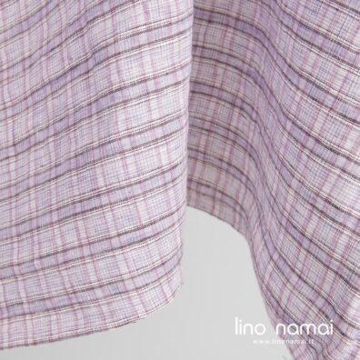Lininis audinys violetiniais langeliais skalbtas drabužiams ir namų tekstilei siūti