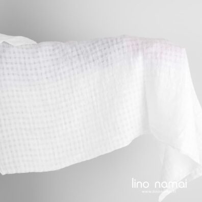 Lininis audinys baltas permatomais langeliais skalbtas