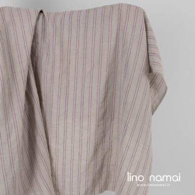 Lininis audinys natūralios spalvos su violetinėmis juostelėmis skalbtas