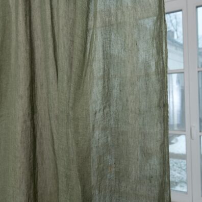 Lininė žalia užuolaida iš specialiai skalbto, minkšto, švelnaus audinio