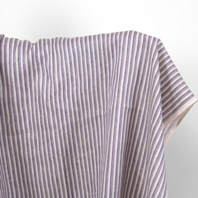 Lininis audinys violetiniais ir mėlynais dryžiais