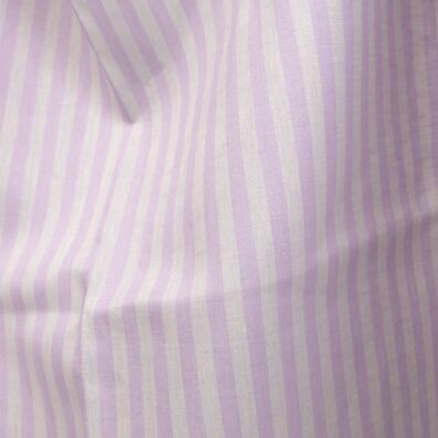 Lininis audinys šviesiai alyviniais dryžiais tinka drabužiams ir namų tekstilei siūti