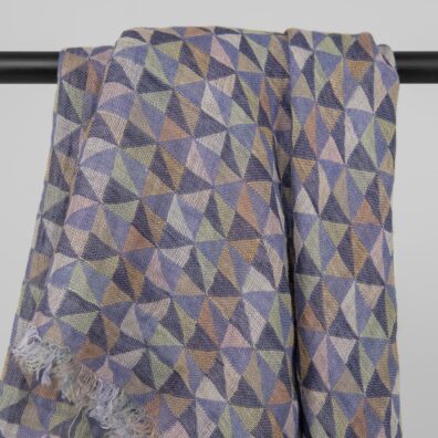 MOLI lininė violetinė skara iš dvisluoksnio žakardinio audinio geometriniu raštu