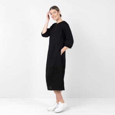 Lininė juoda suknelė vidutinio ilgio