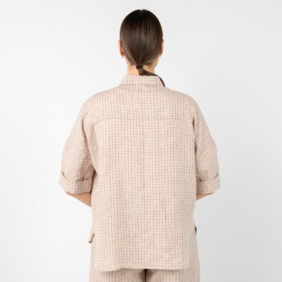 Lininė rusva languota palaidinė oversize marškinių tipo, nugaros pusė