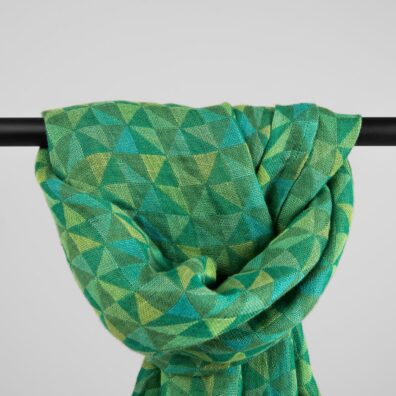 Lininis žalias šalikas geometriniu raštu